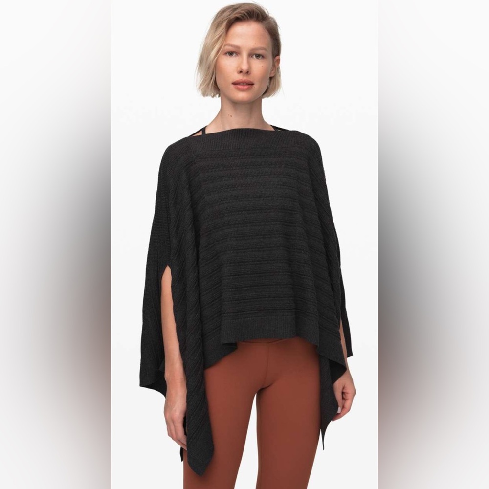 NWT Lululemon Flow Forward Poncho